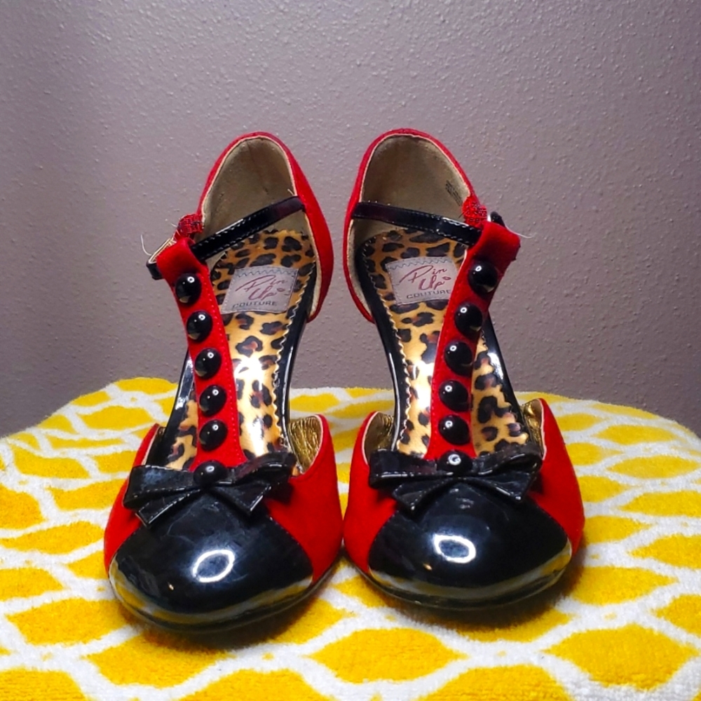 Pinup Couture Smitten 10 Heels Size 9 Red